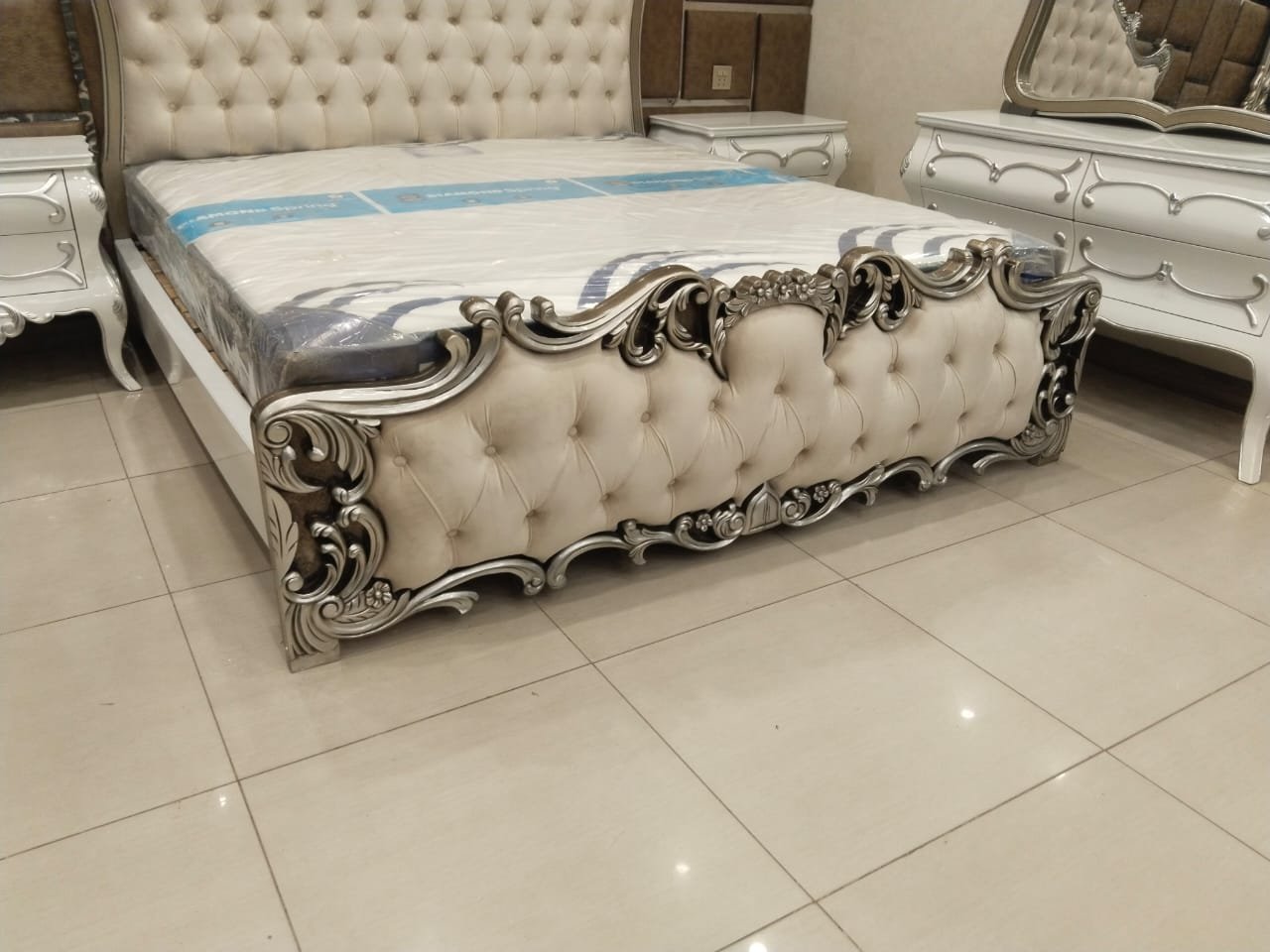Wooden Carving Bedset – Complete King Size Bedroom Set | Handmade Carving | High Gloss Finish | RRF